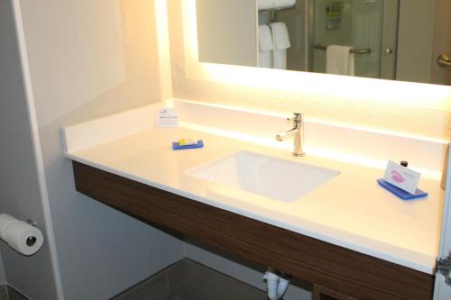 holiday inn express and suites enterprise an ihg hotel