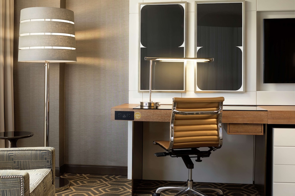 doubletree by hilton dallas campbell centre