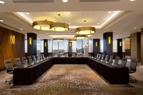 doubletree by hilton dallas campbell centre