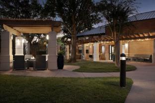 courtyard by marriott dallas addison quorum drive