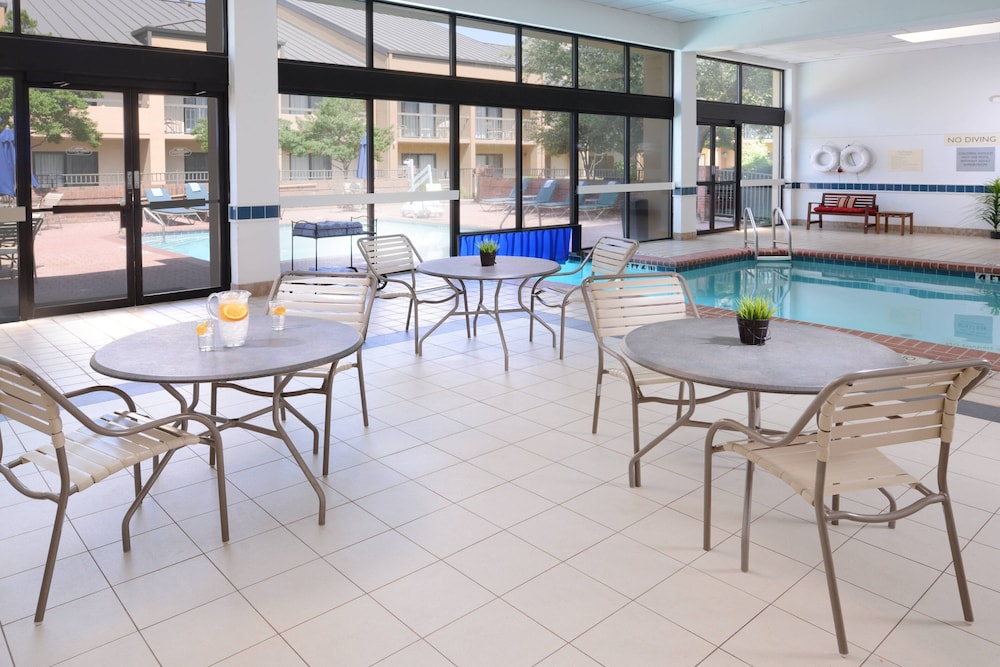 courtyard by marriott dallas las colinas