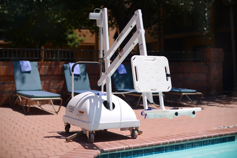 courtyard by marriott dallas las colinas