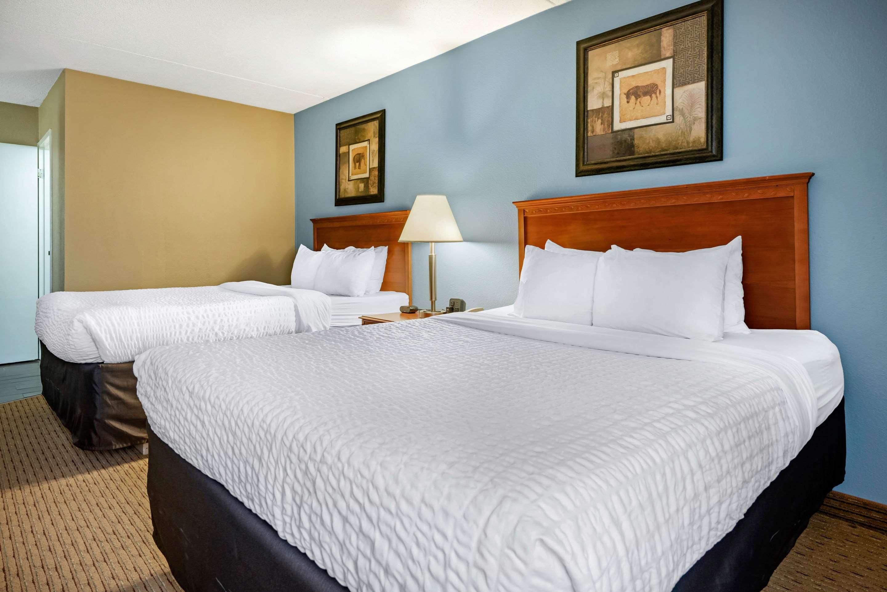 clarion hotel conference center north