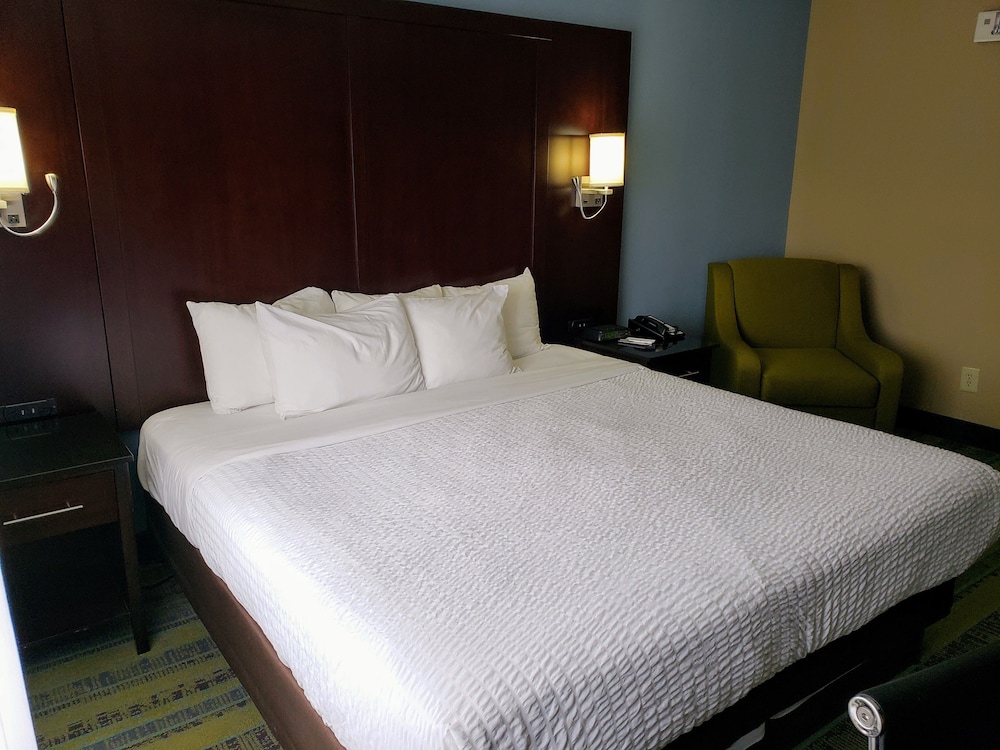 clarion hotel conference center north