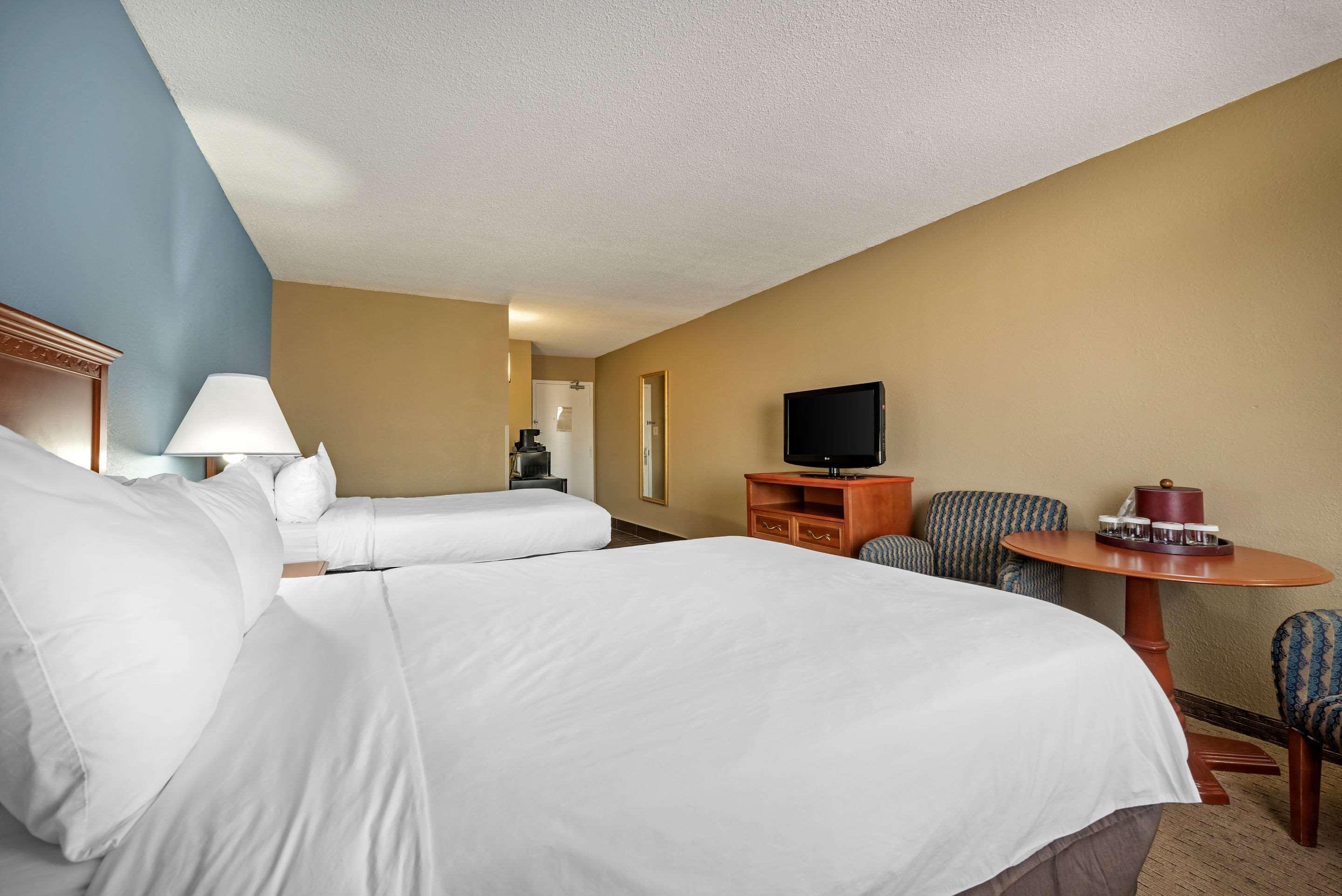 clarion hotel conference center north