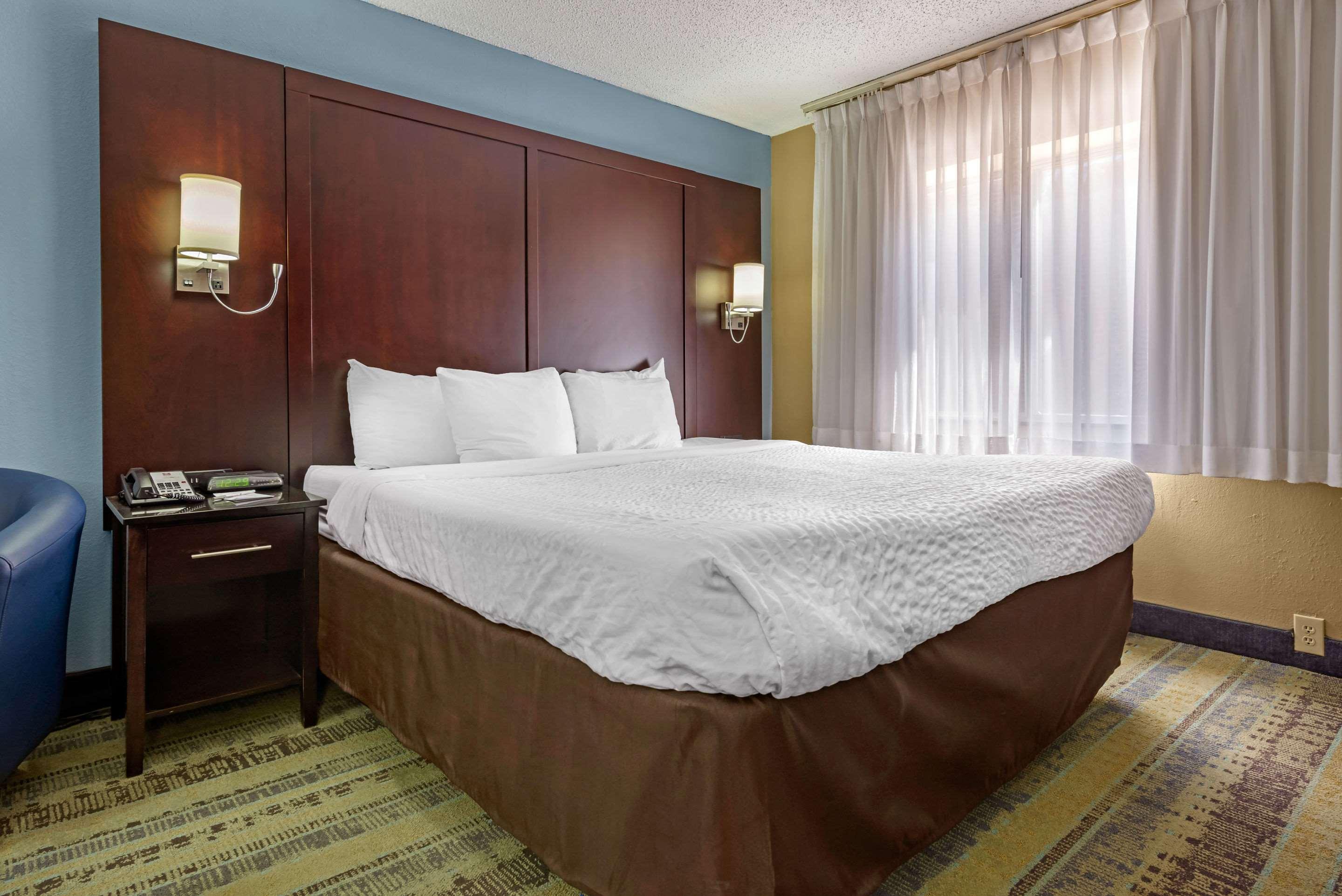 clarion hotel conference center north