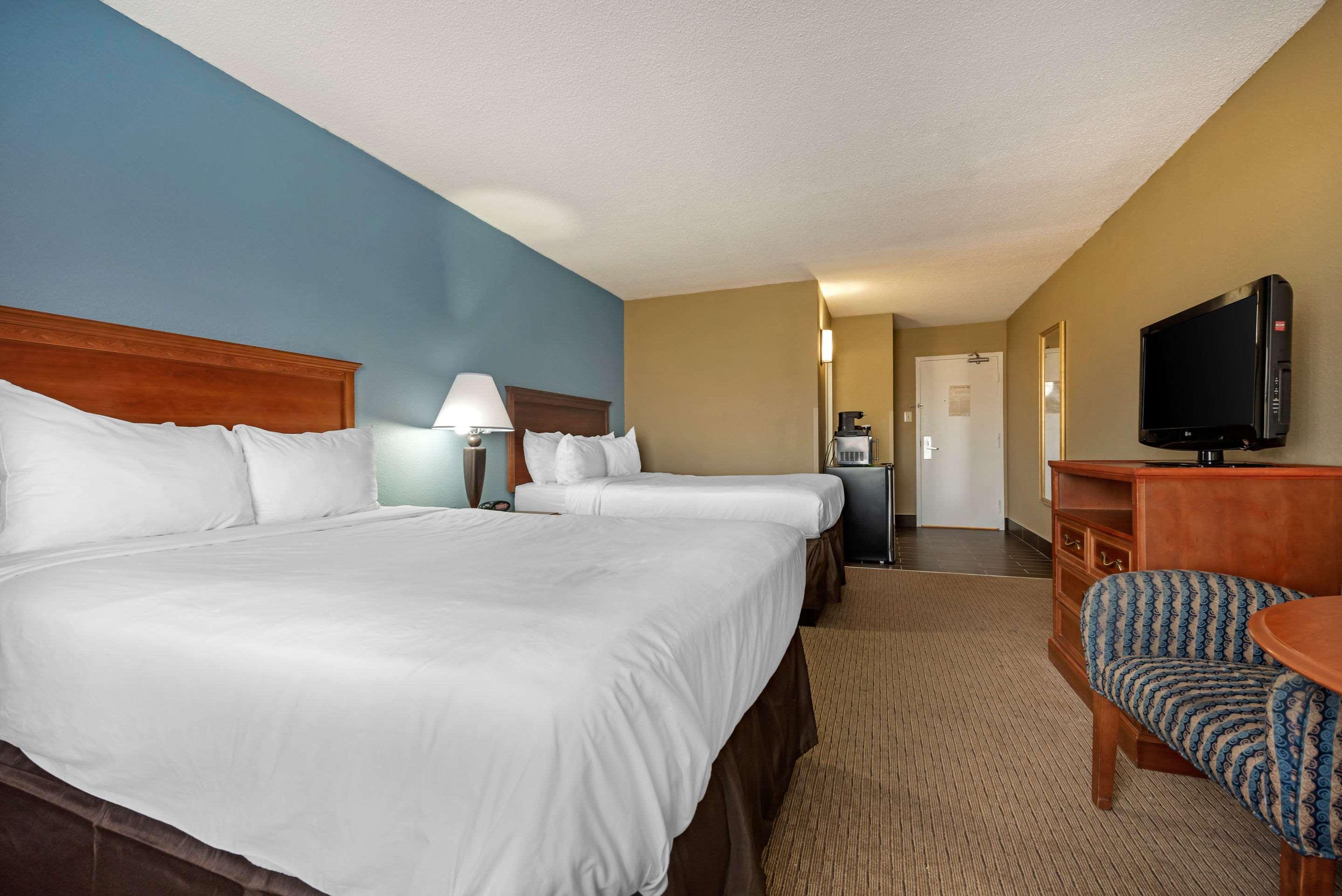 clarion hotel conference center north