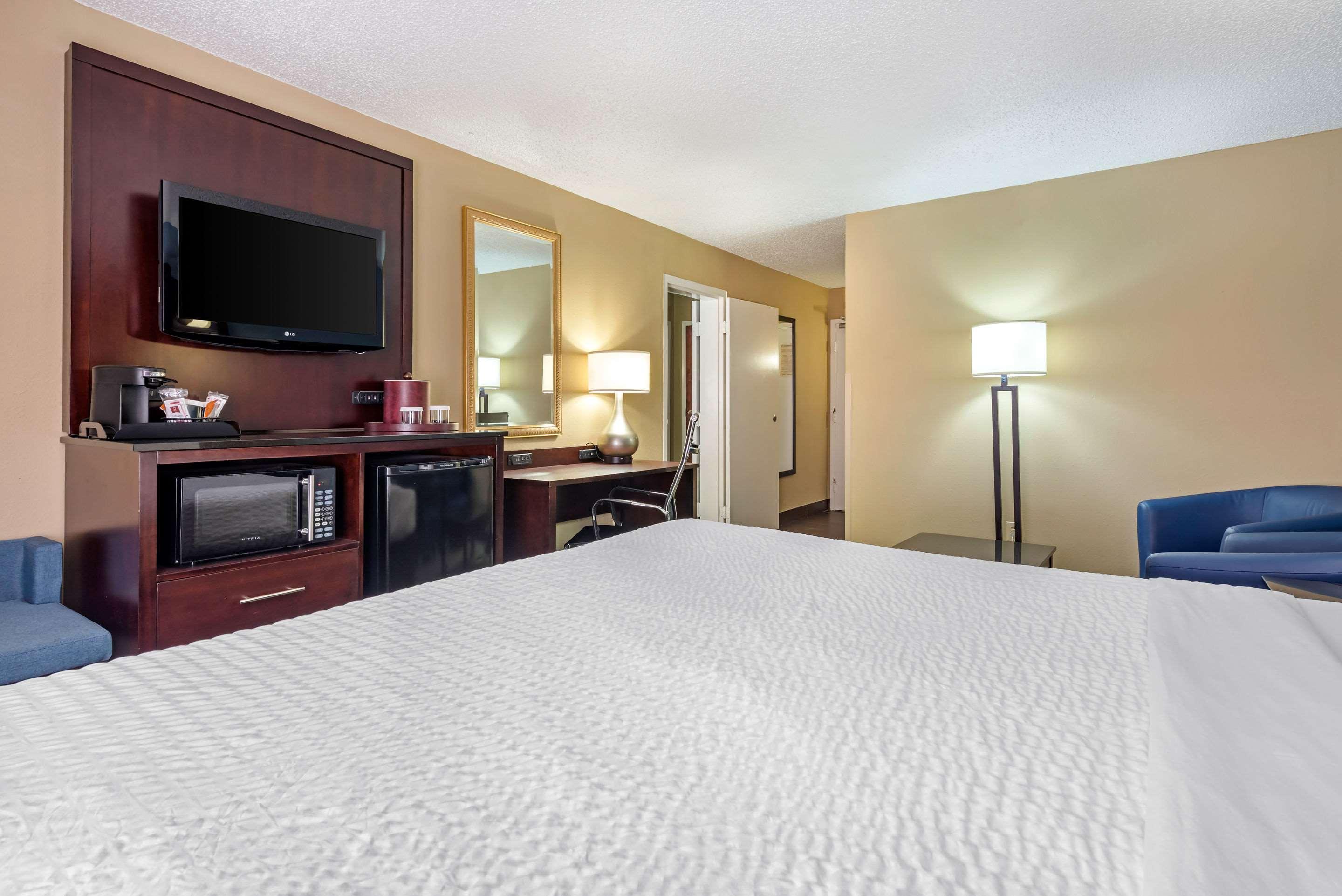 clarion hotel conference center north