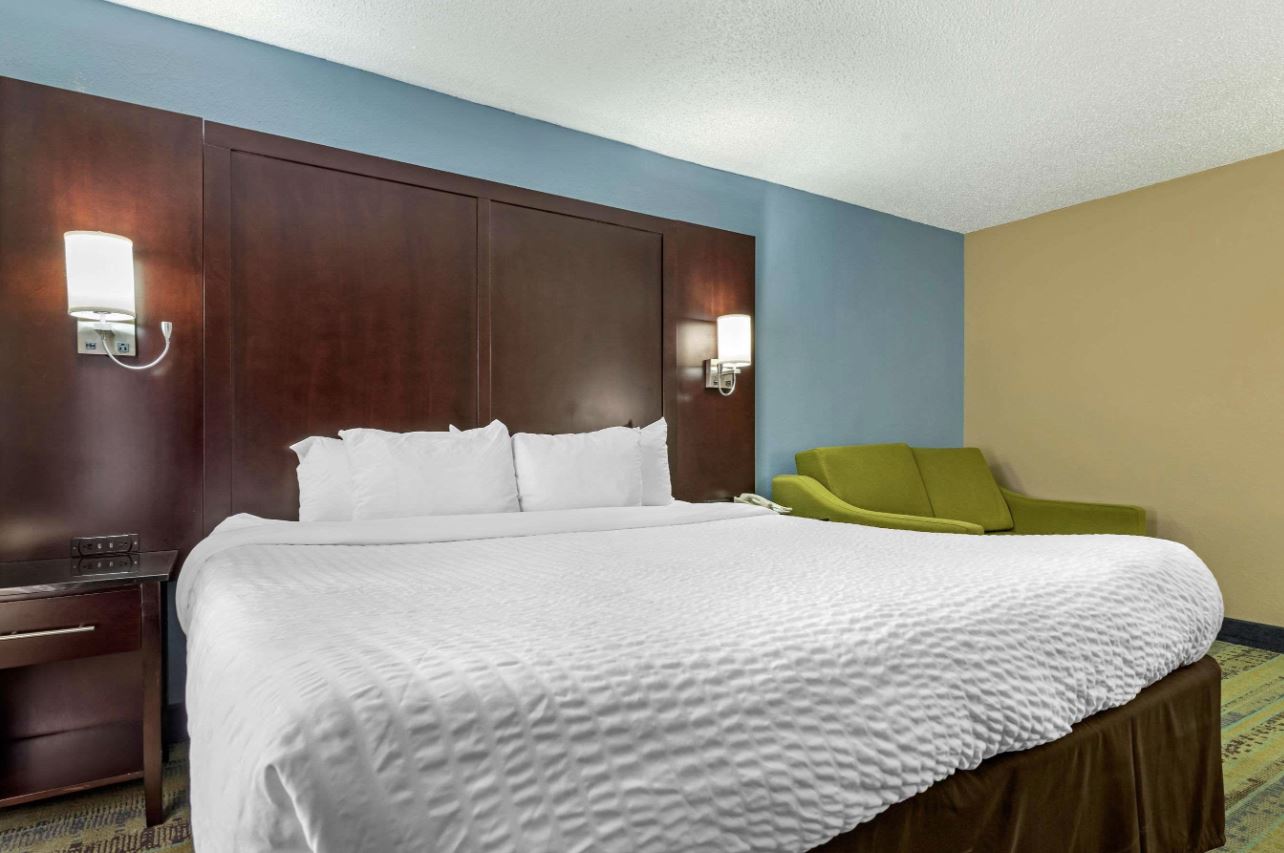 clarion hotel conference center north