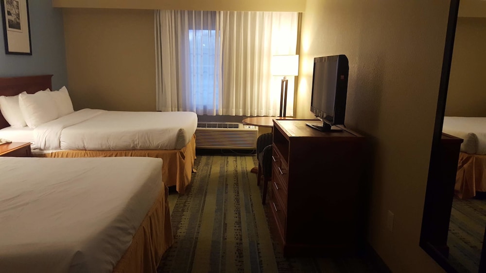 clarion hotel conference center north