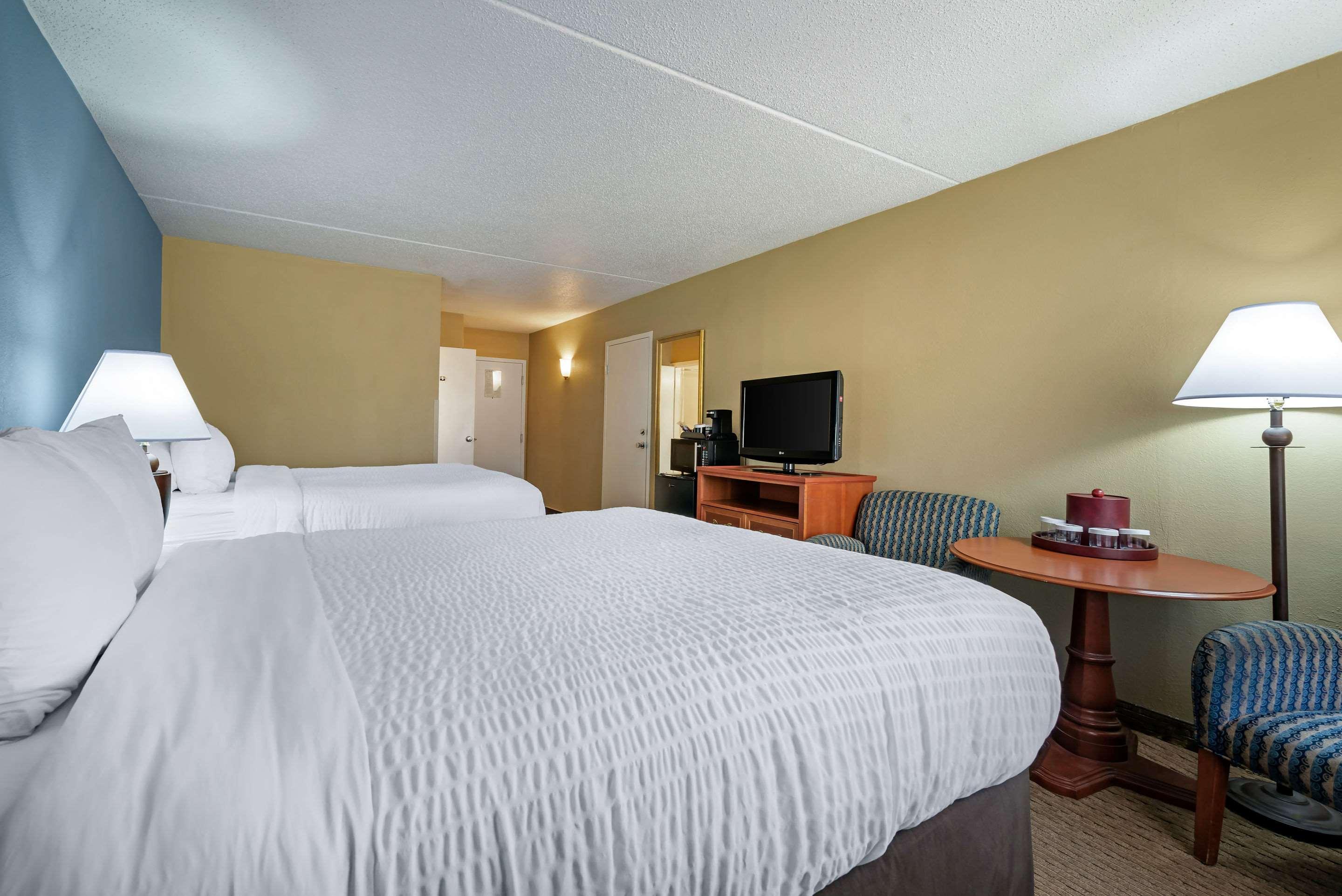 clarion hotel conference center north