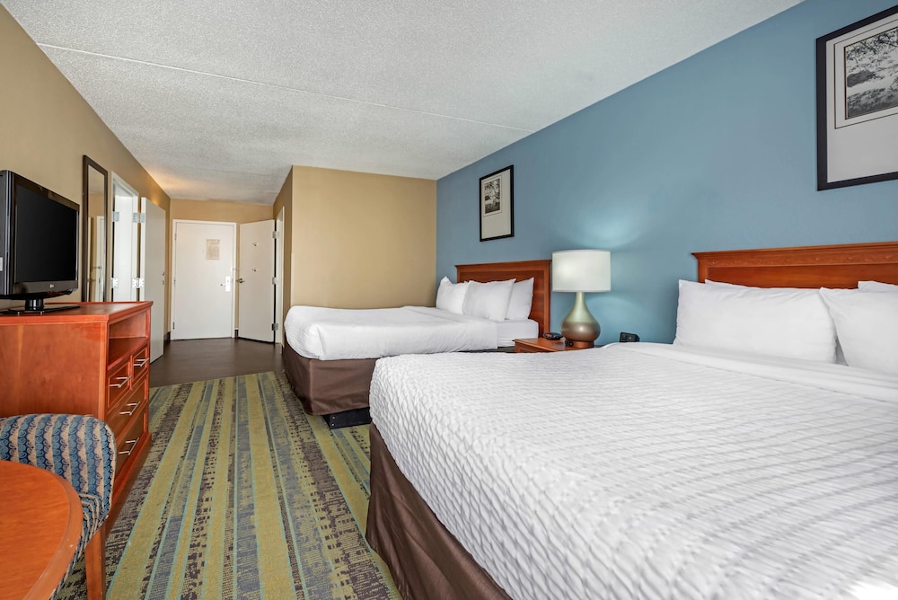 clarion hotel conference center north