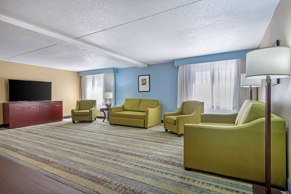 clarion hotel conference center north