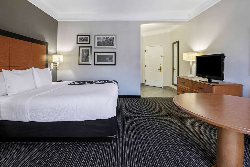 la quinta inn and suites by wyndham dallas arlington south