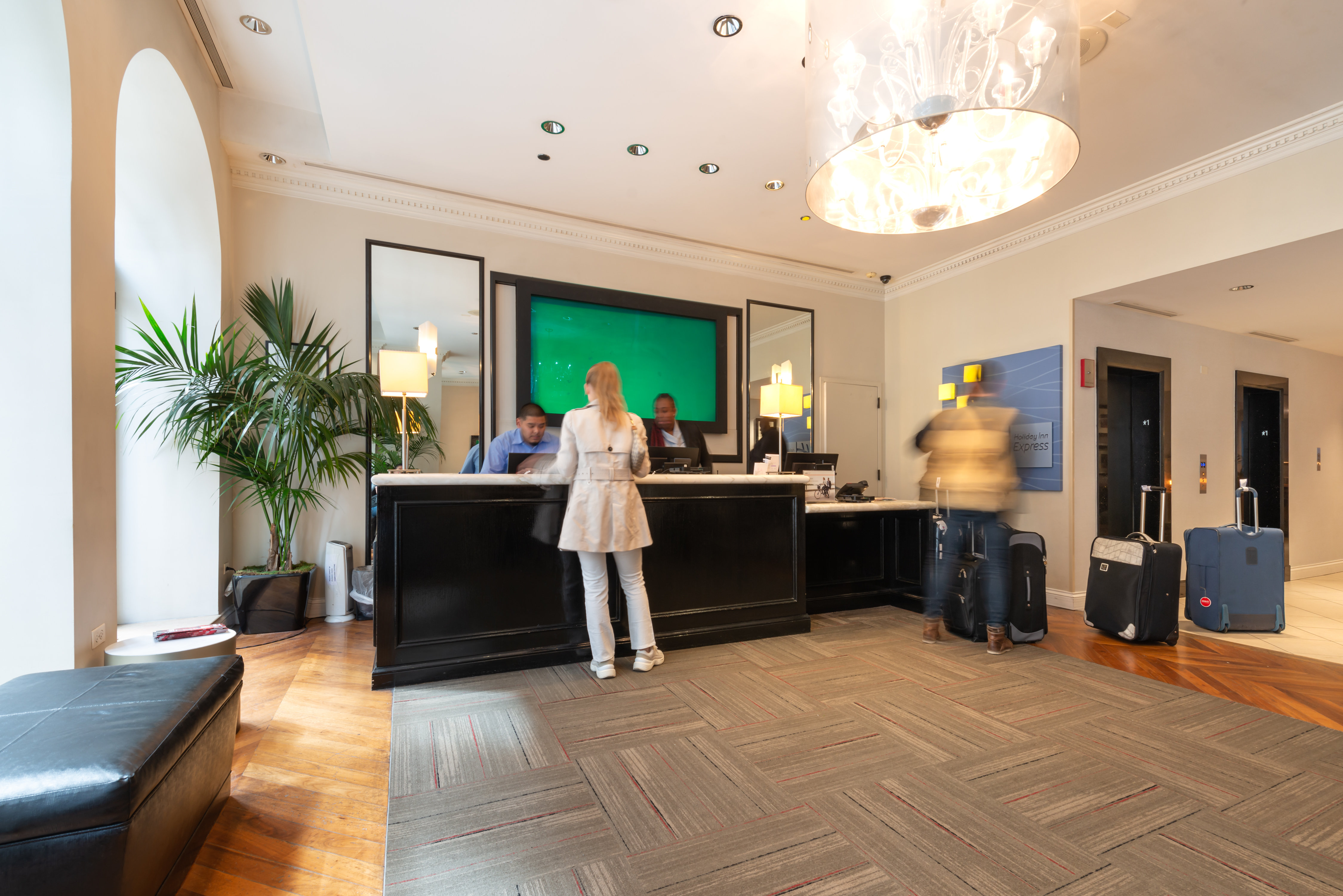 holiday inn express chicago magnificent mile