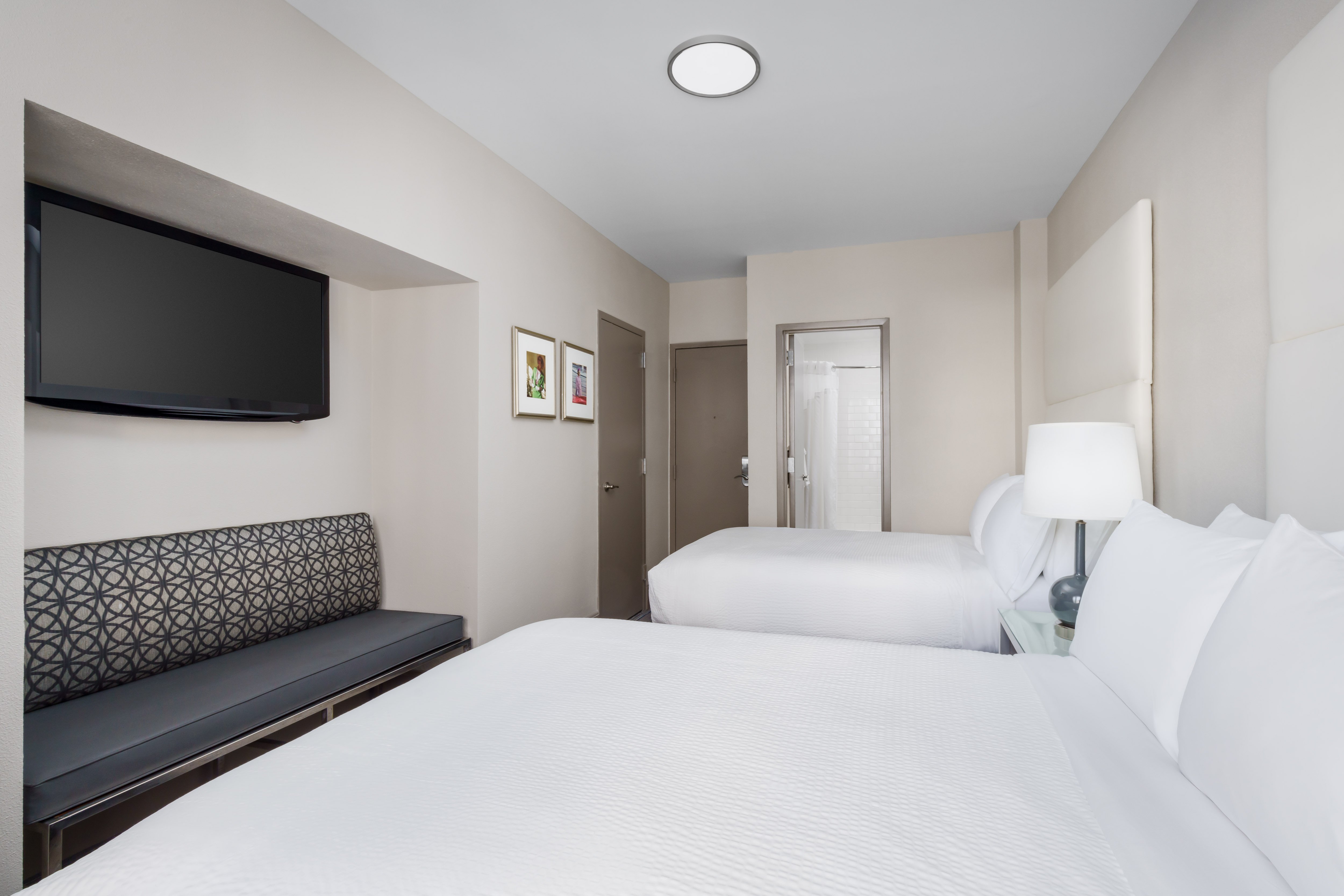 holiday inn express chicago magnificent mile
