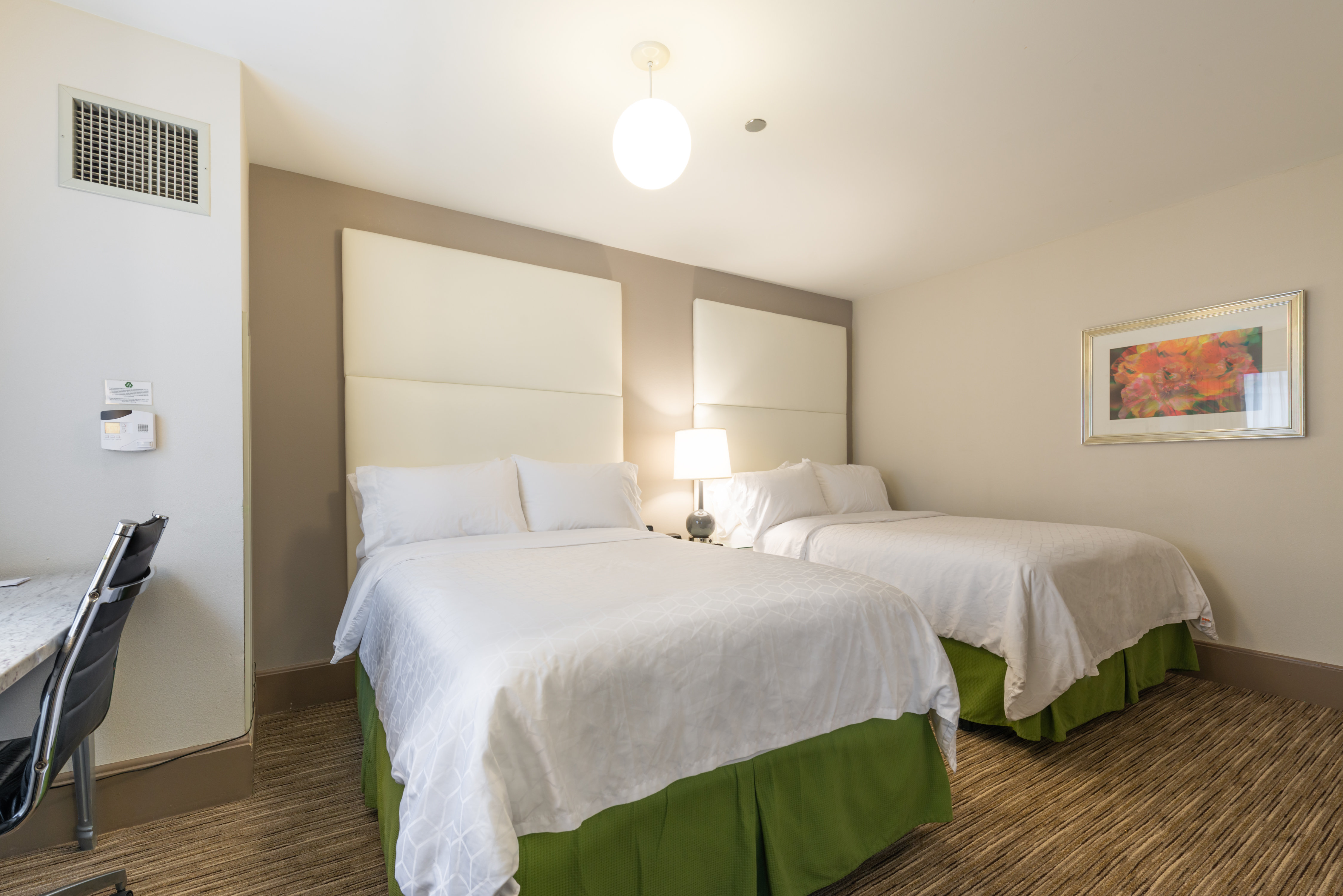 holiday inn express chicago magnificent mile