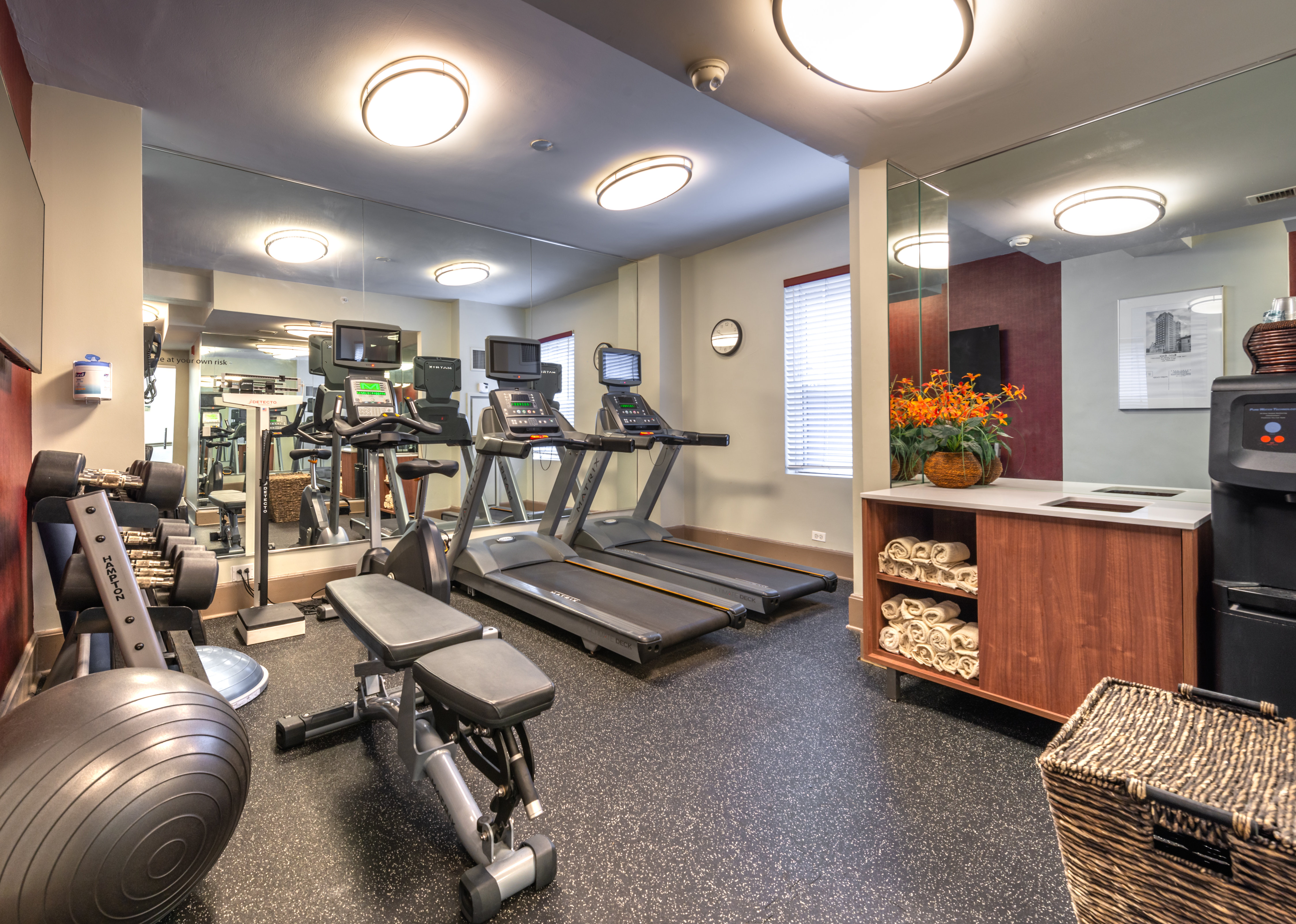 holiday inn express chicago magnificent mile