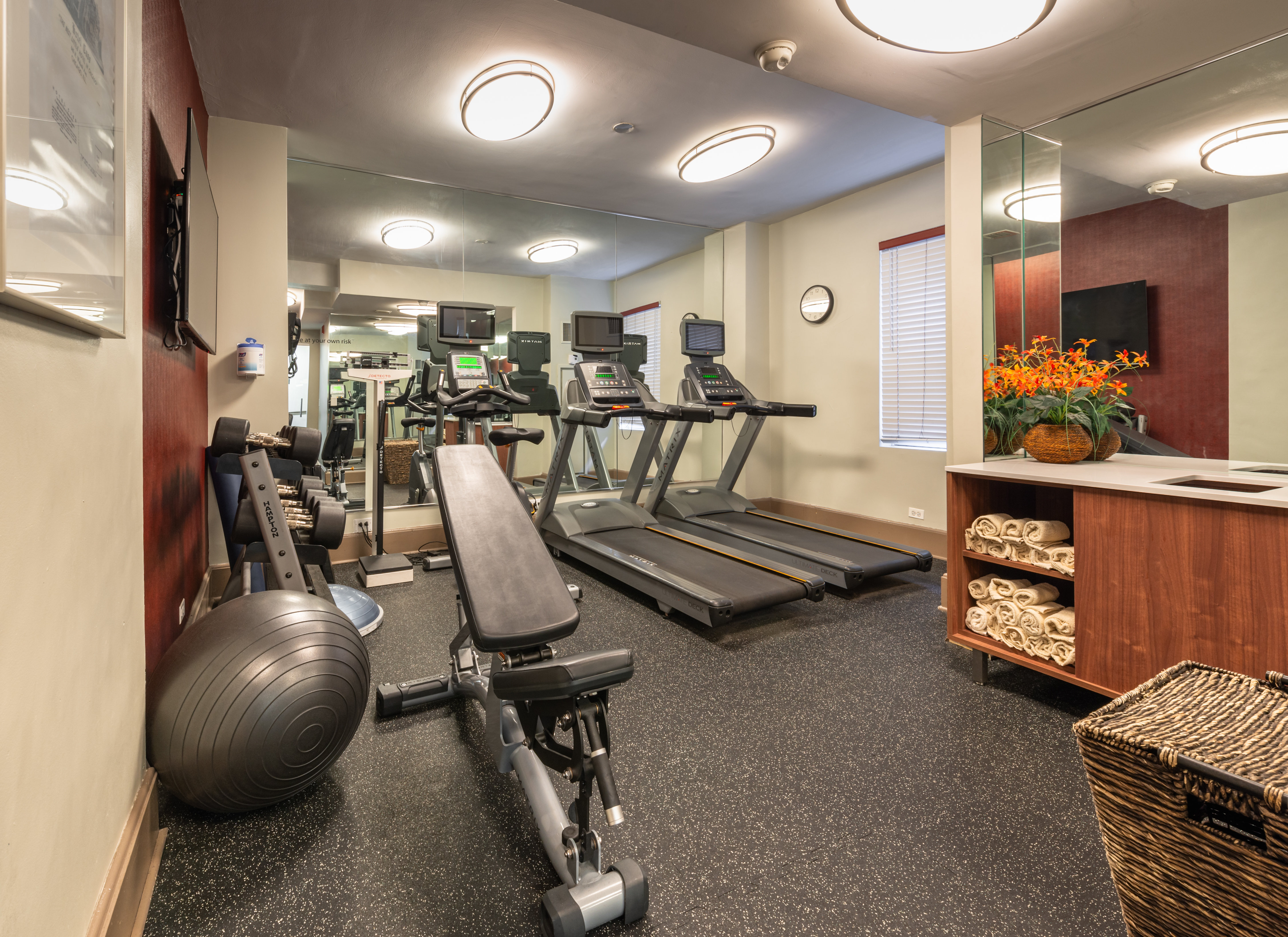 holiday inn express chicago magnificent mile