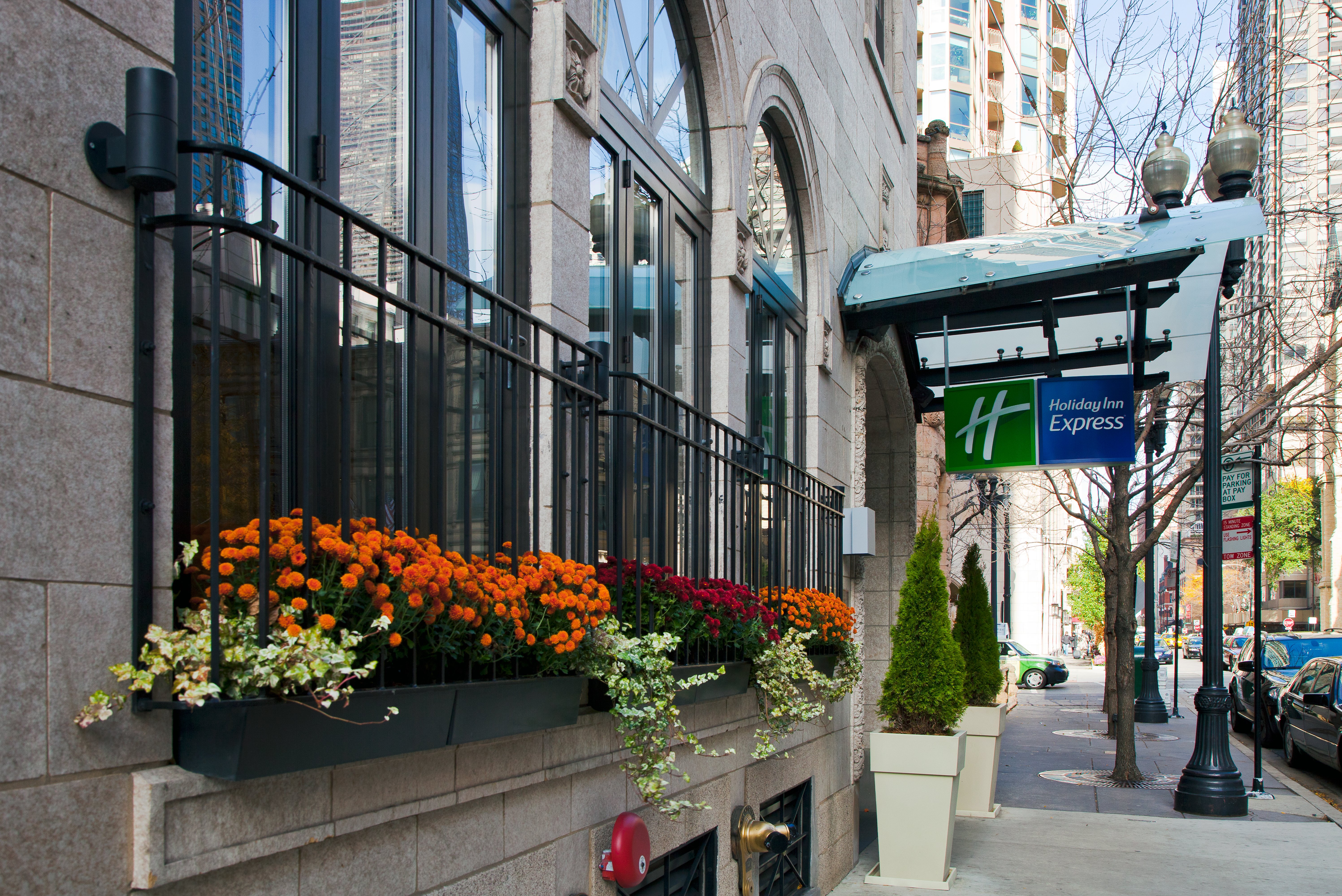 holiday inn express chicago magnificent mile