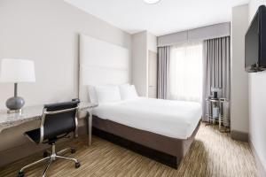 holiday inn express chicago magnificent mile
