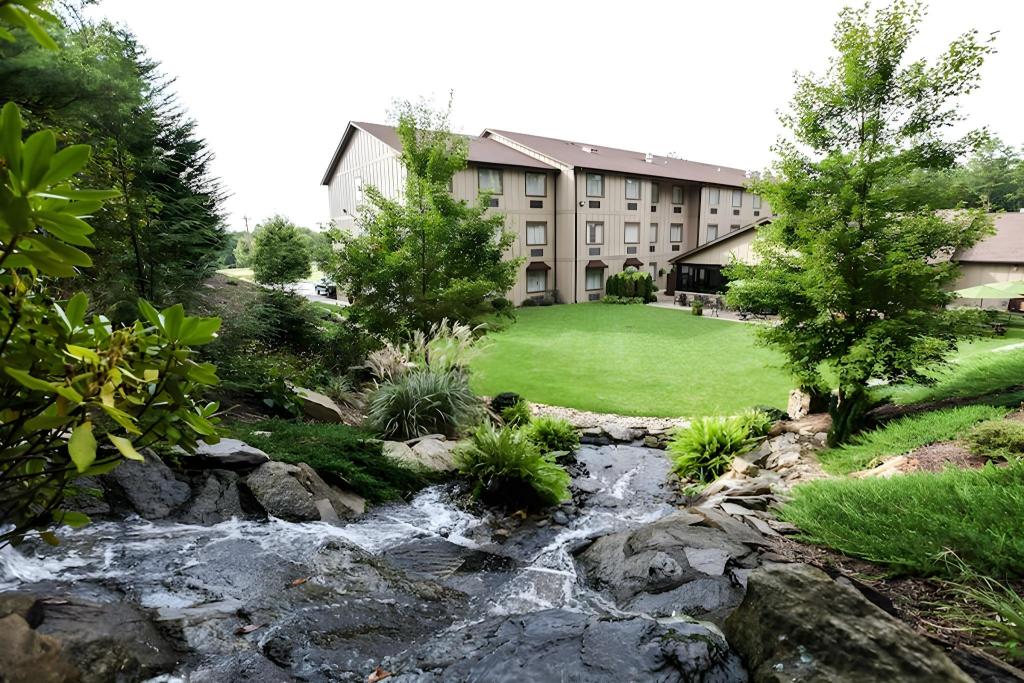 the lodge at flat rock