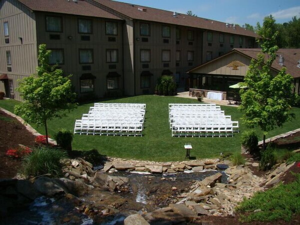 the lodge at flat rock