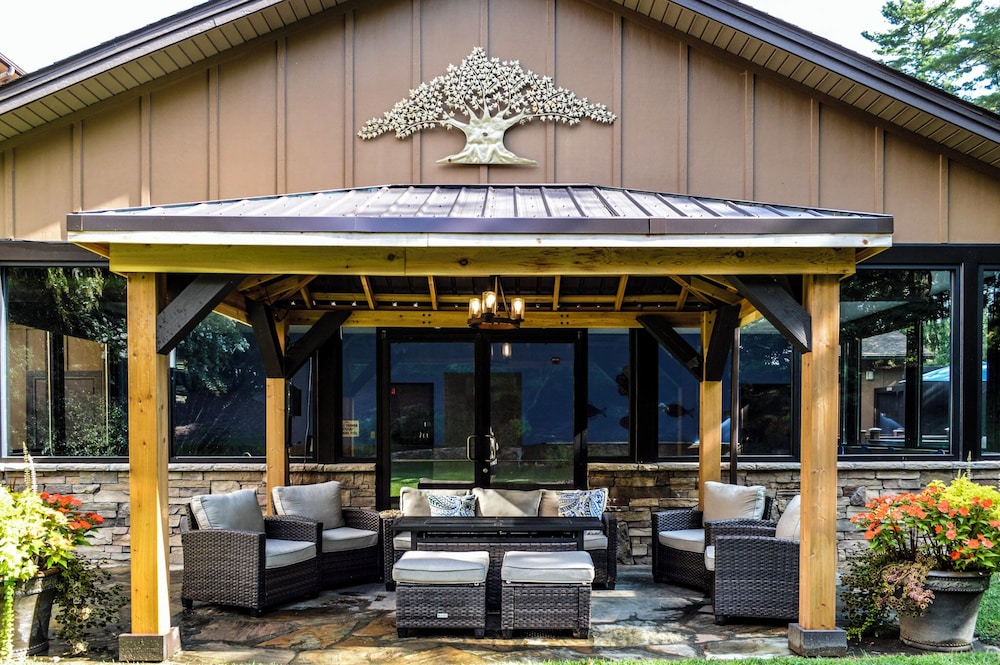 the lodge at flat rock