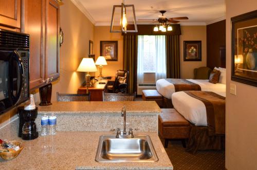 the lodge at flat rock