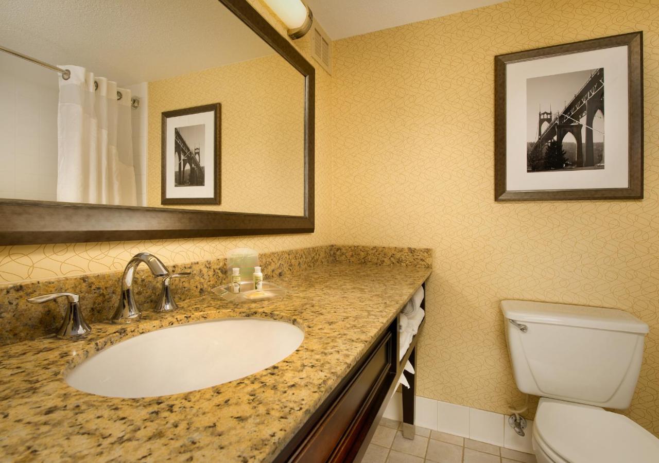 holiday inn portland airport