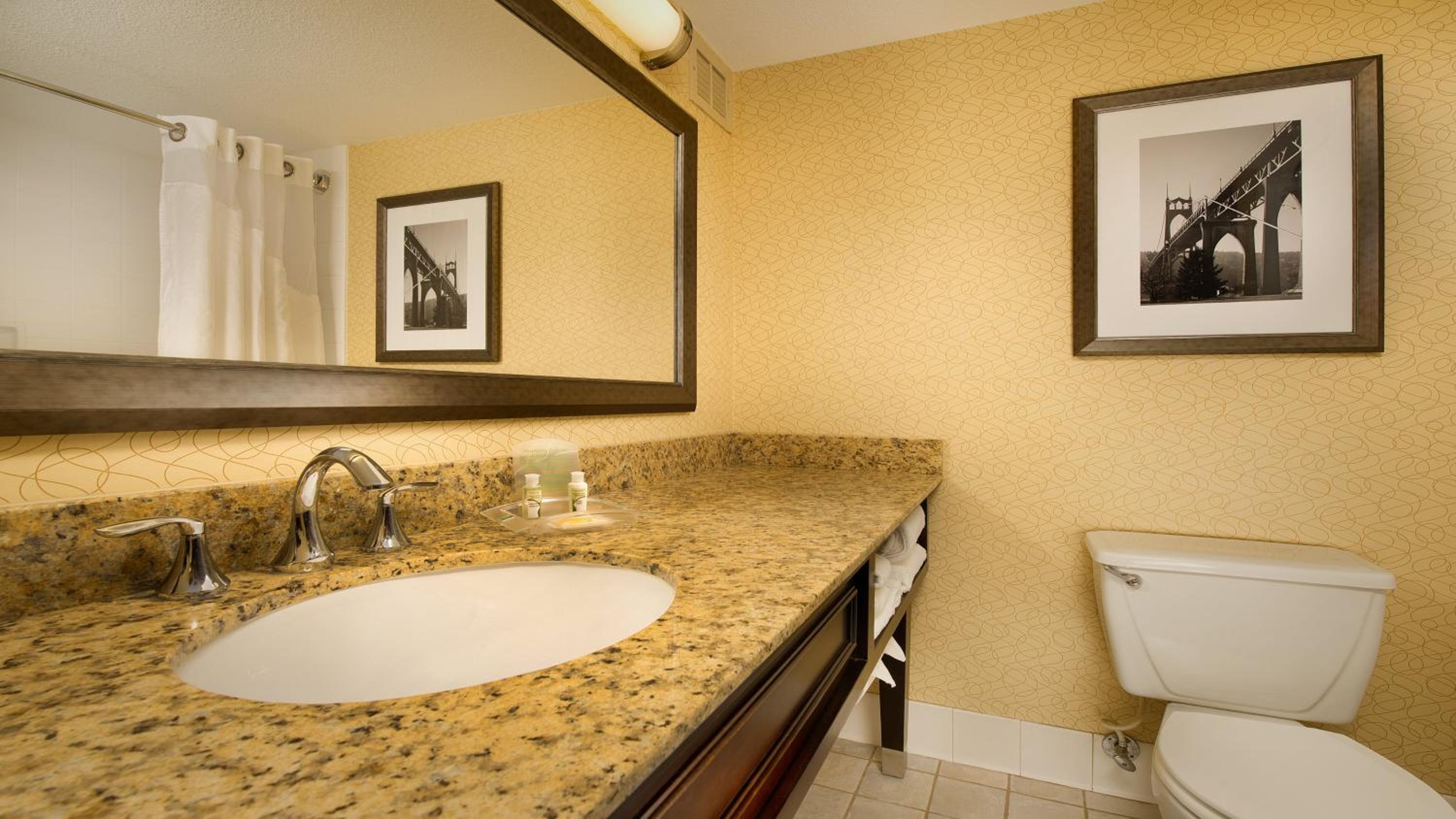 holiday inn portland airport