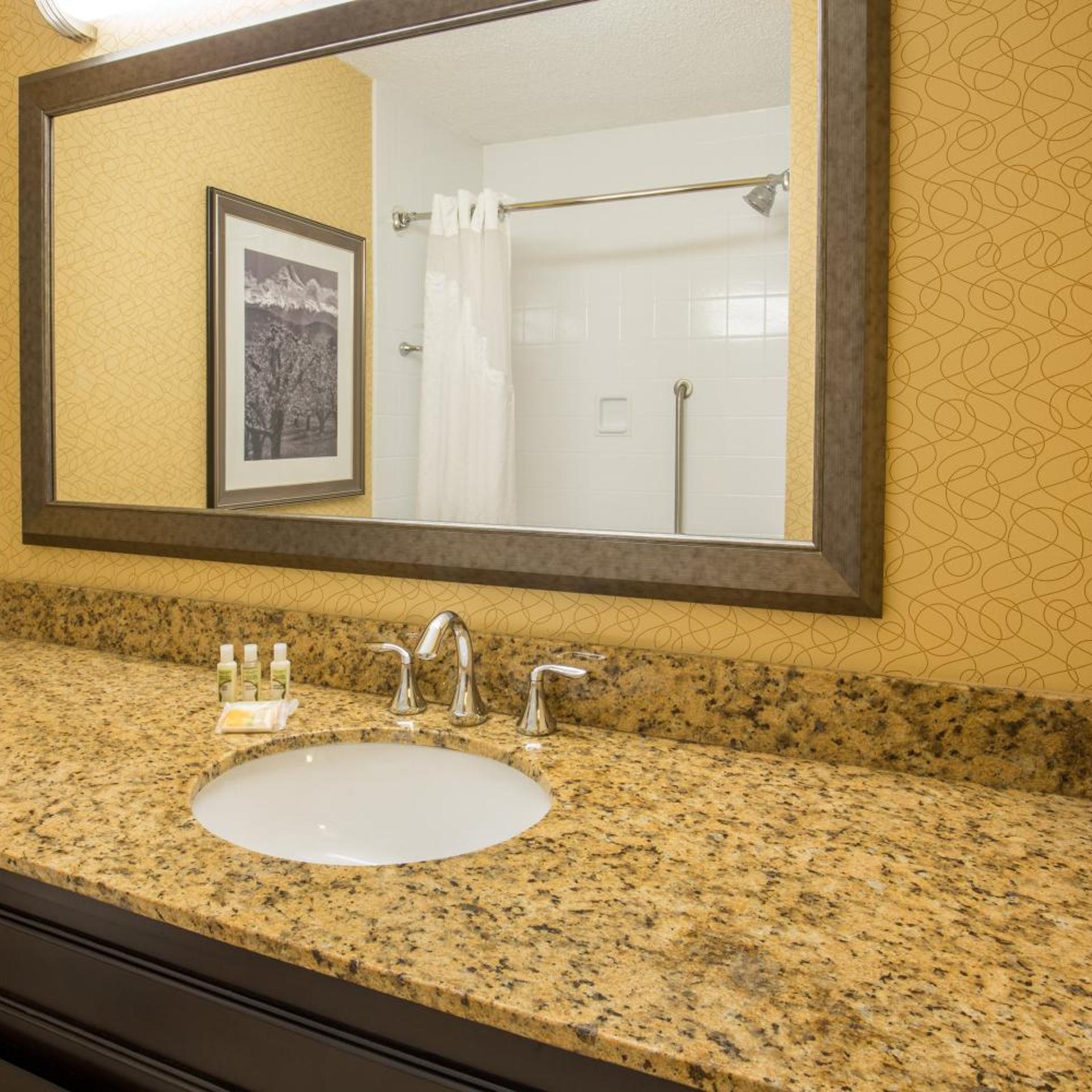 holiday inn portland airport