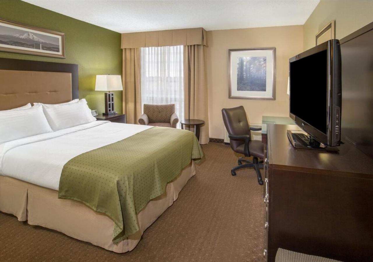 holiday inn portland airport