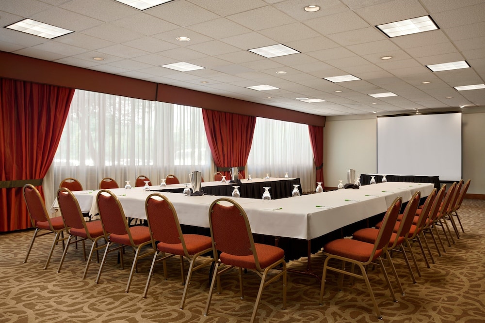 holiday inn portland airport