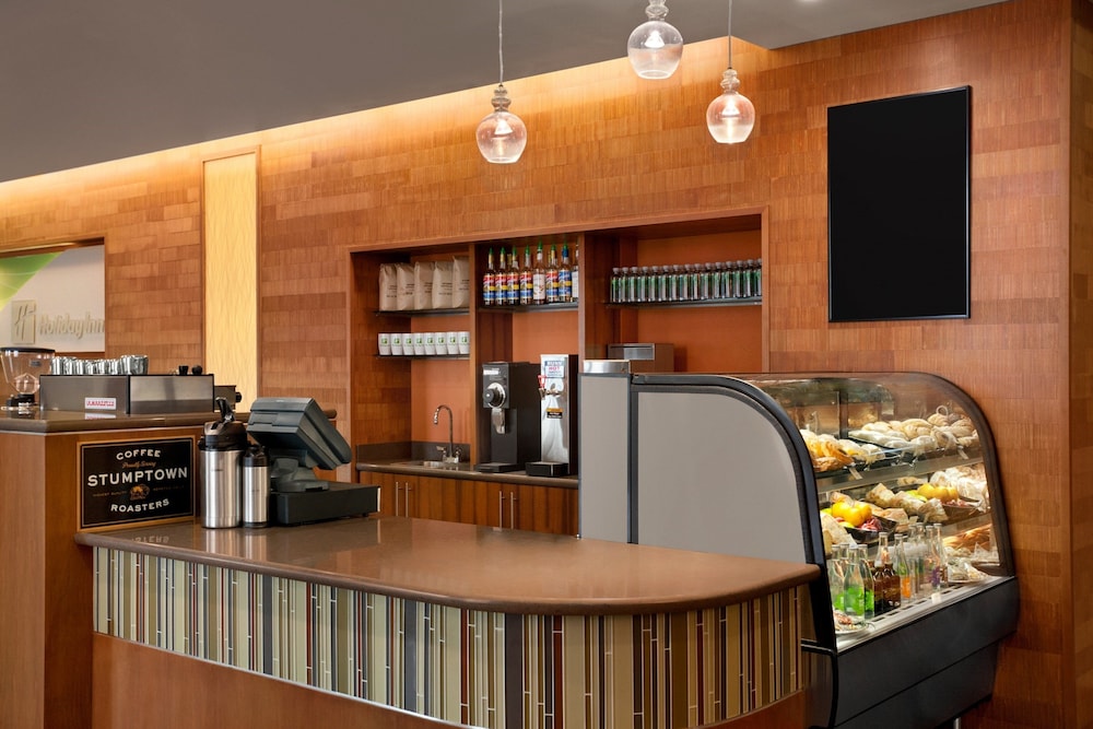 holiday inn portland airport