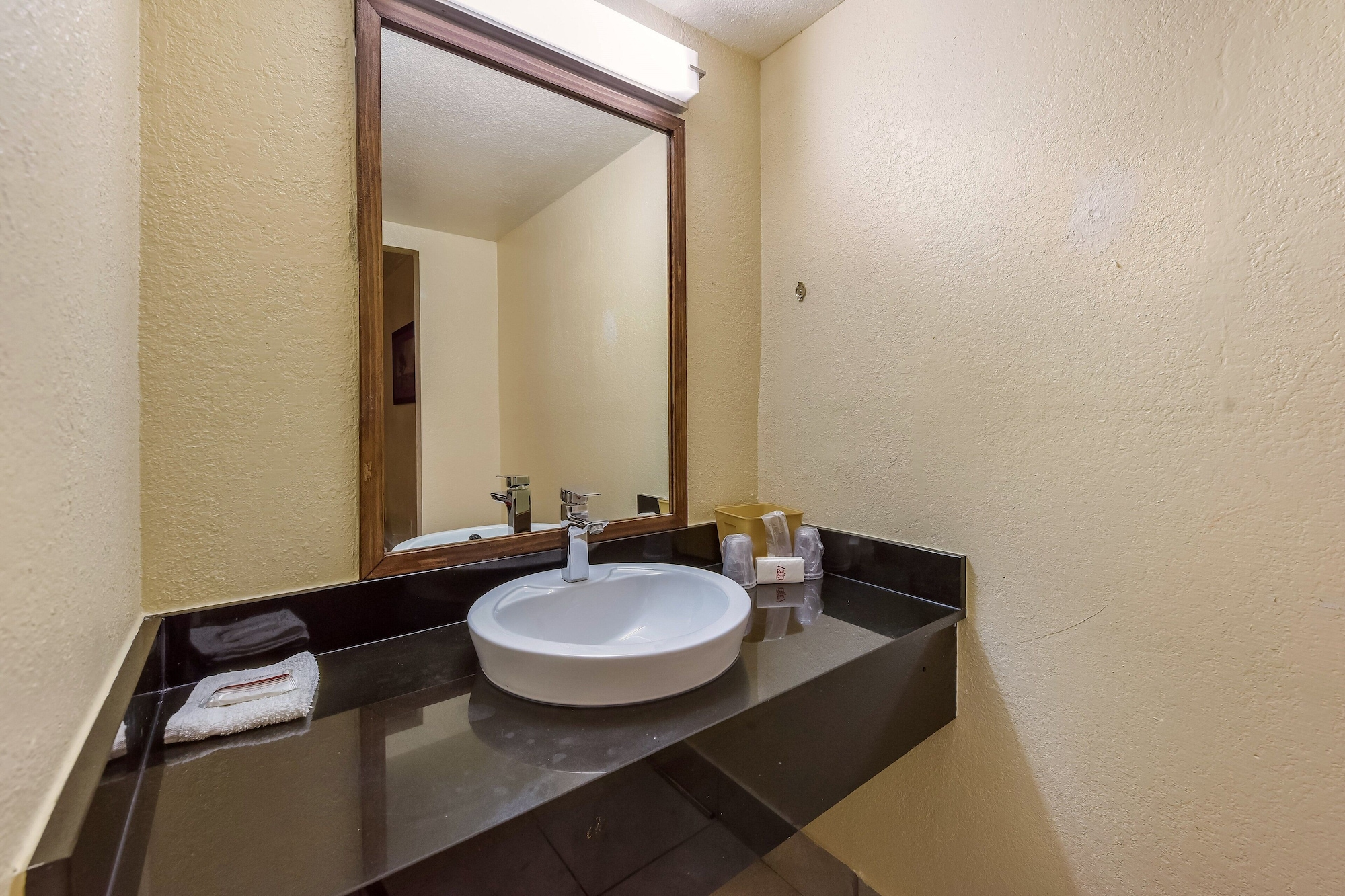 red roof inn plano