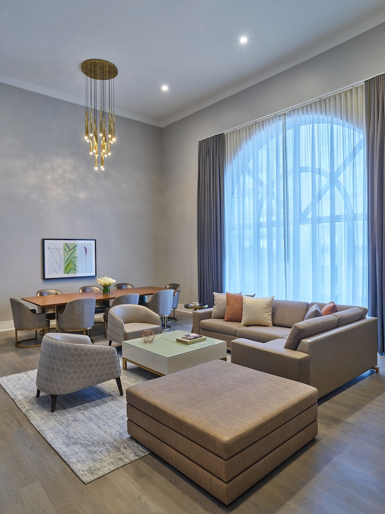hotel crescent court