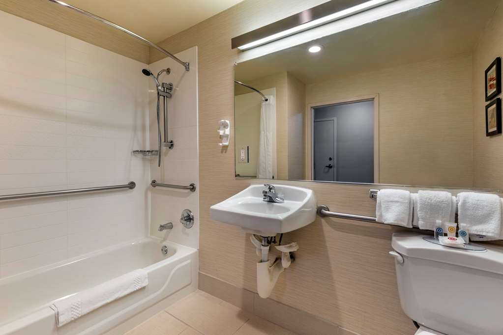 comfort inn and suites north dallas addison