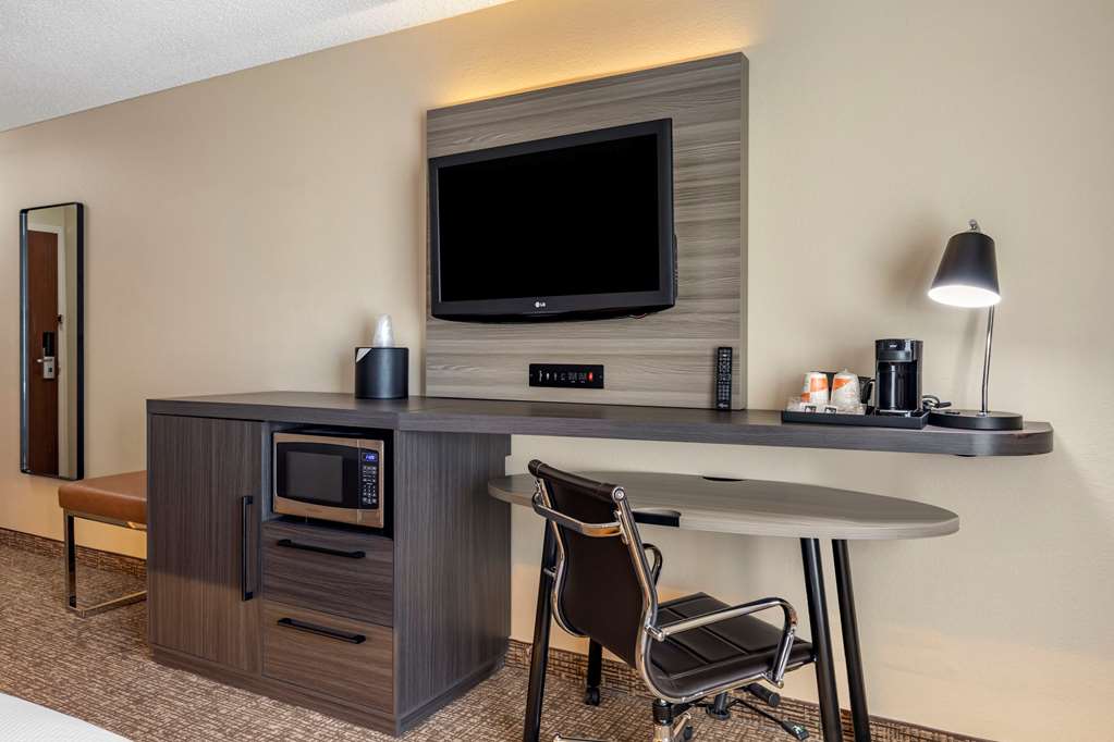 comfort inn and suites north dallas addison