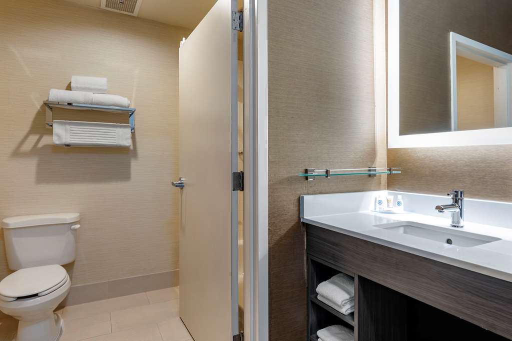 comfort inn and suites north dallas addison