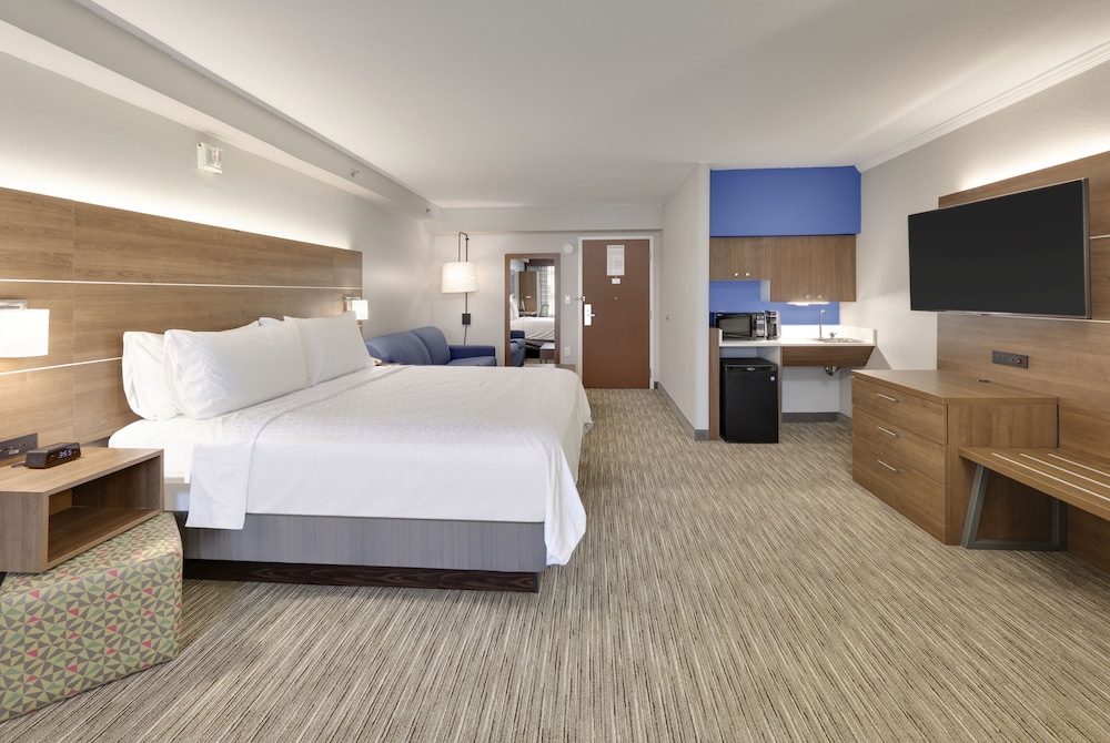 holiday inn express suites irving conv ctr las col