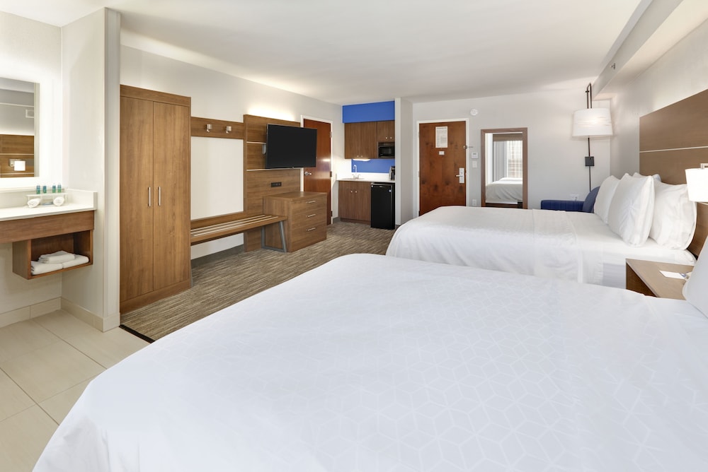 holiday inn express suites irving conv ctr las col