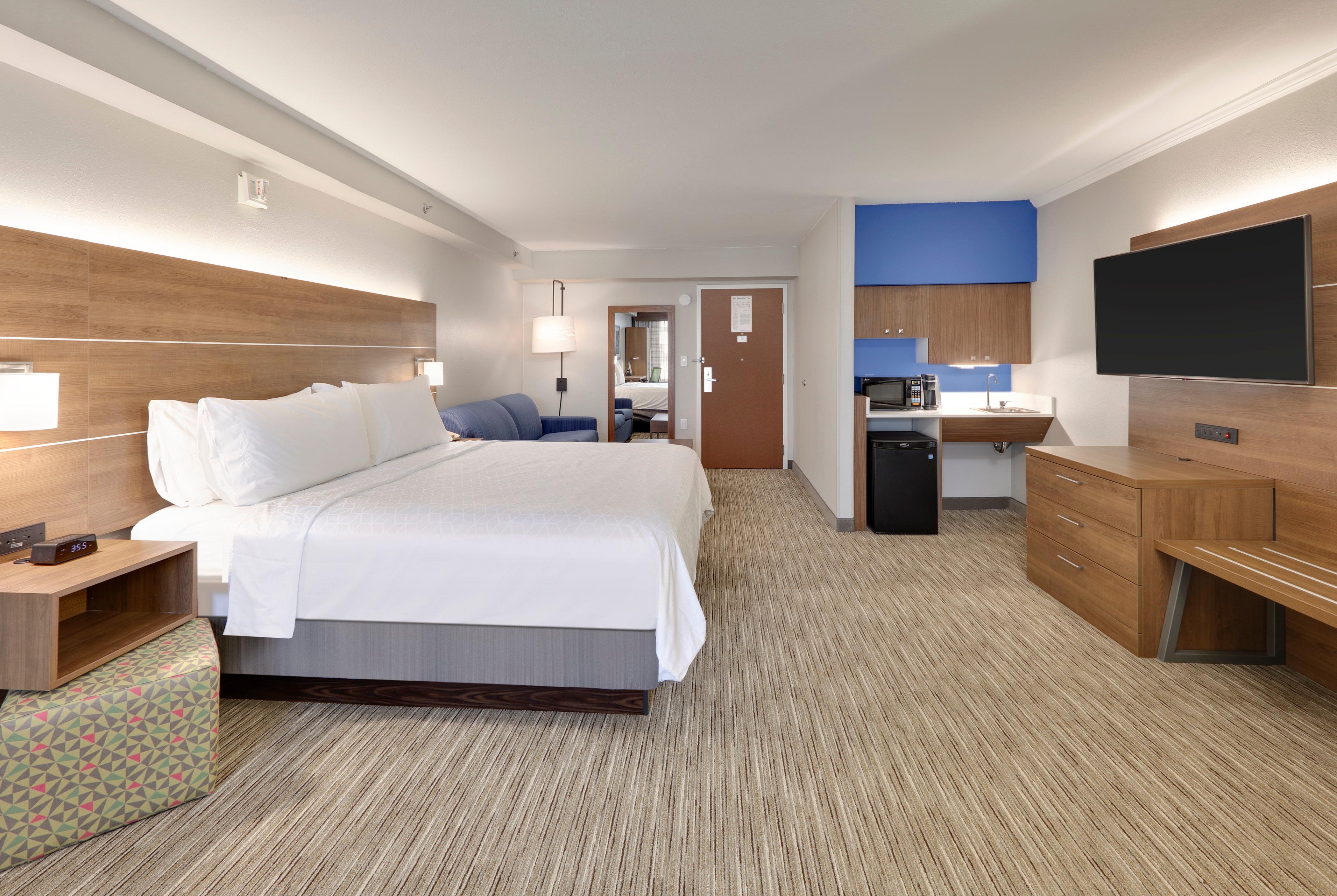 holiday inn express suites irving conv ctr las col