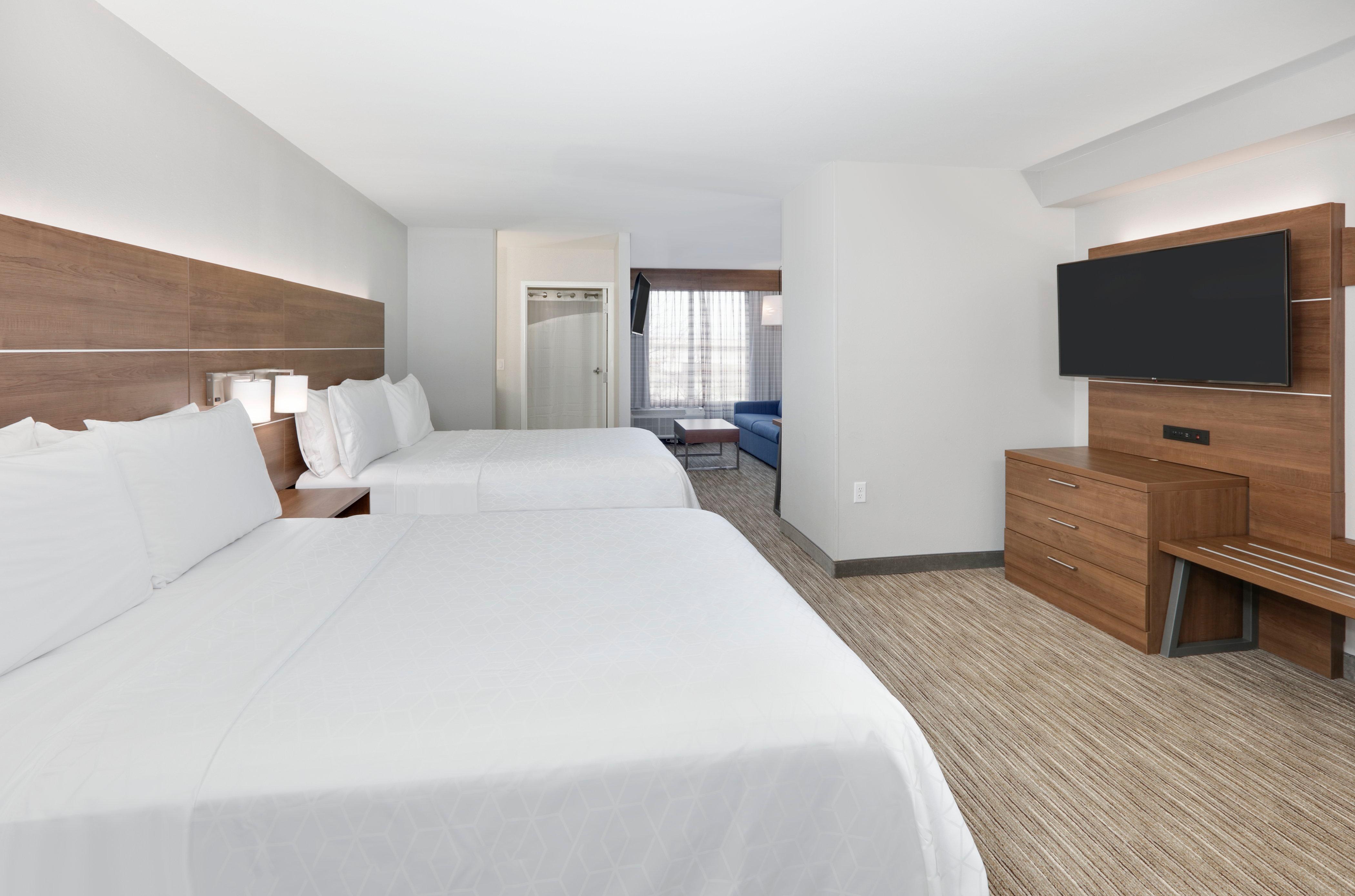 holiday inn express suites irving conv ctr las col