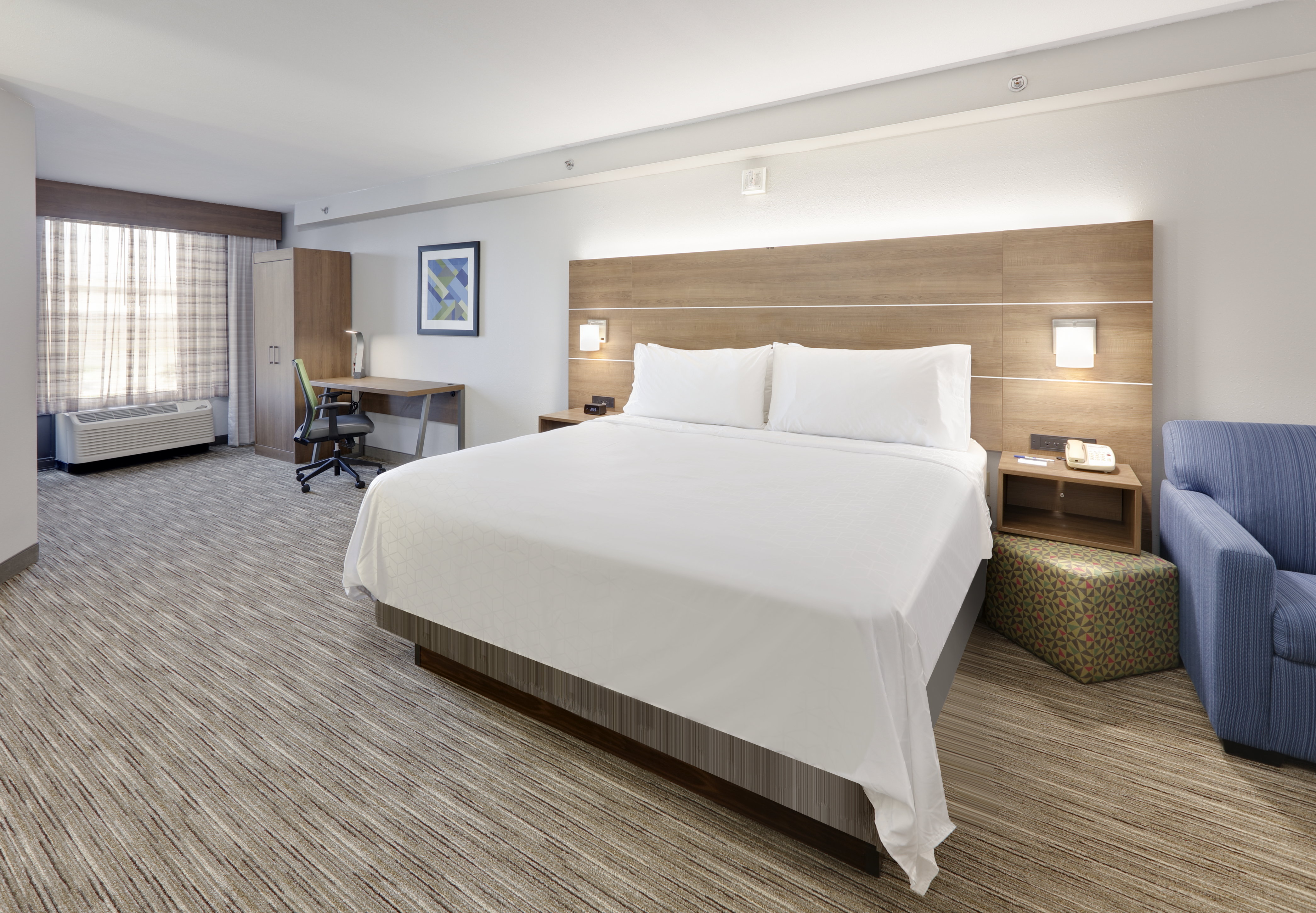 holiday inn express suites irving conv ctr las col