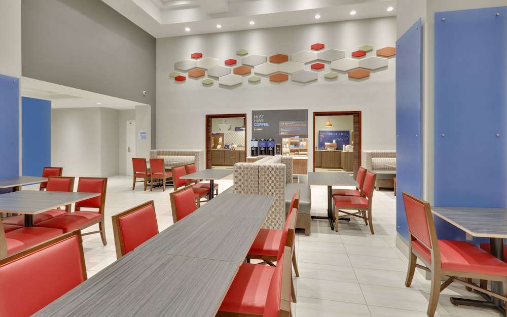 holiday inn express suites irving conv ctr las col