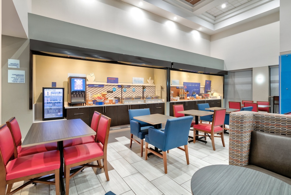 holiday inn express hotel and suites dallas ft wort