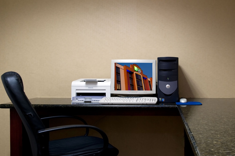 holiday inn express hotel and suites dallas ft wort