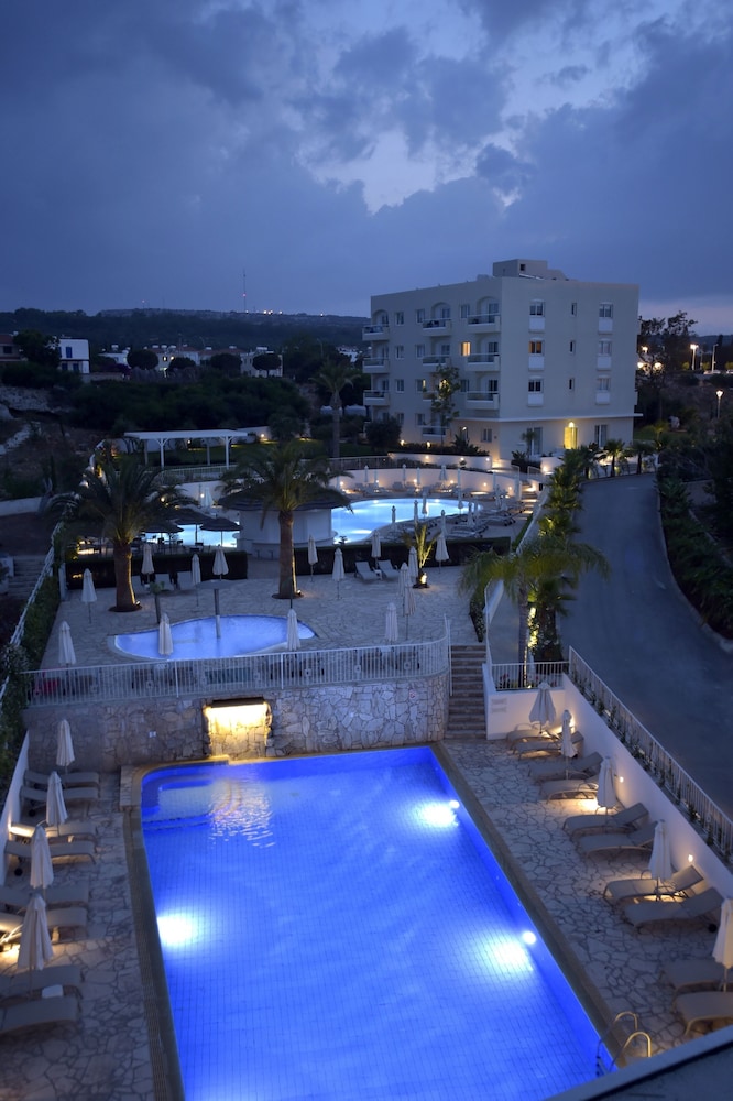 sunrise gardens aparthotel