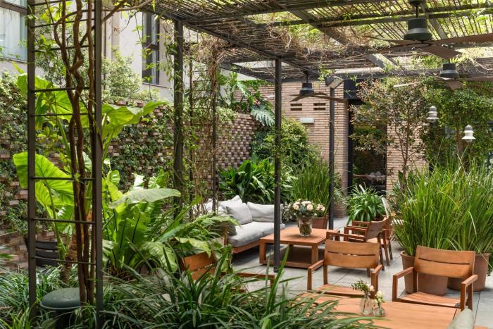 alexandra barcelona hotel curio collection by hilton